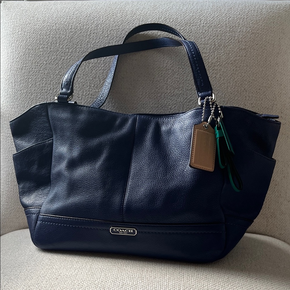 COACH Large Park Carry Blue Pebbled Leather Purse GUC